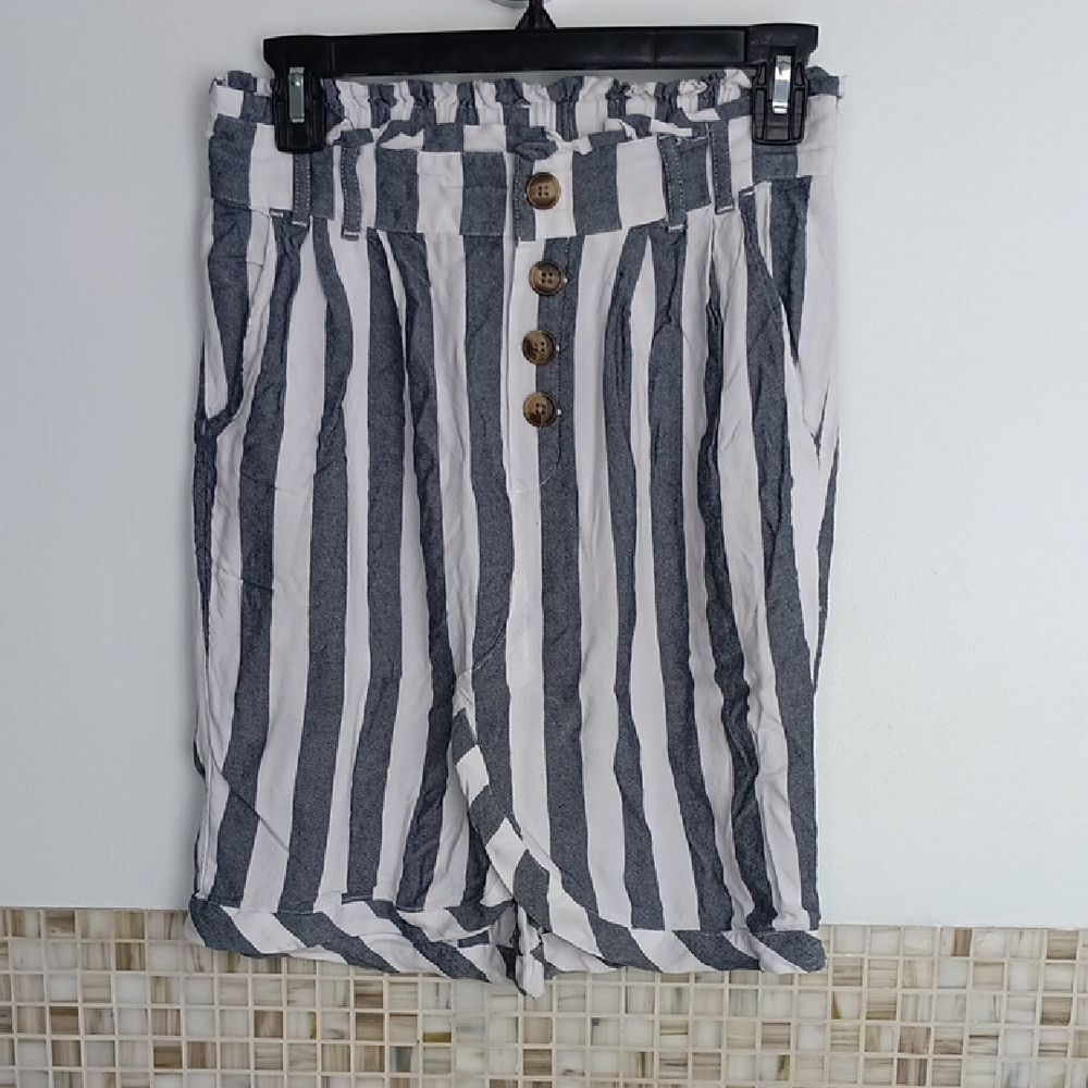 American Eagle Mini Skirt Gray White Stripes